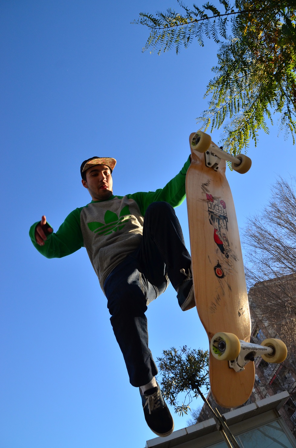 Tutorial: Cómo hacer un truco de mano con Longboard