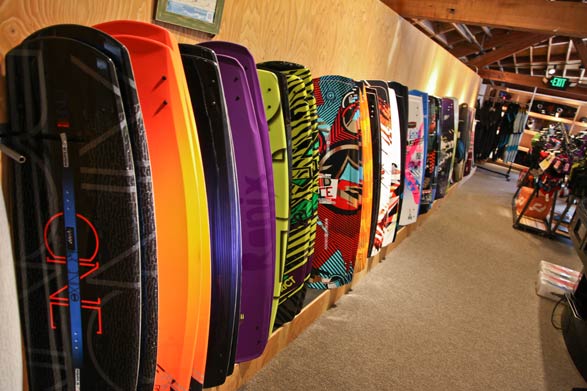 Diferencias entre wakeboards buenos y malos. Materiales y tipos de wakeboard