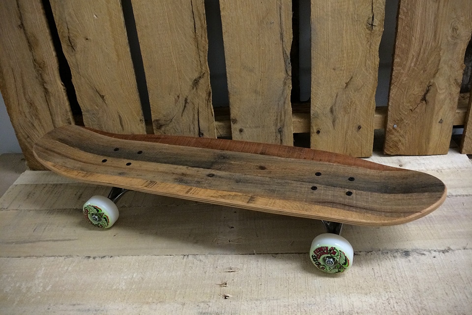 Skateboards fabricados con palets